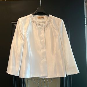 Size 12 white Kasper suit